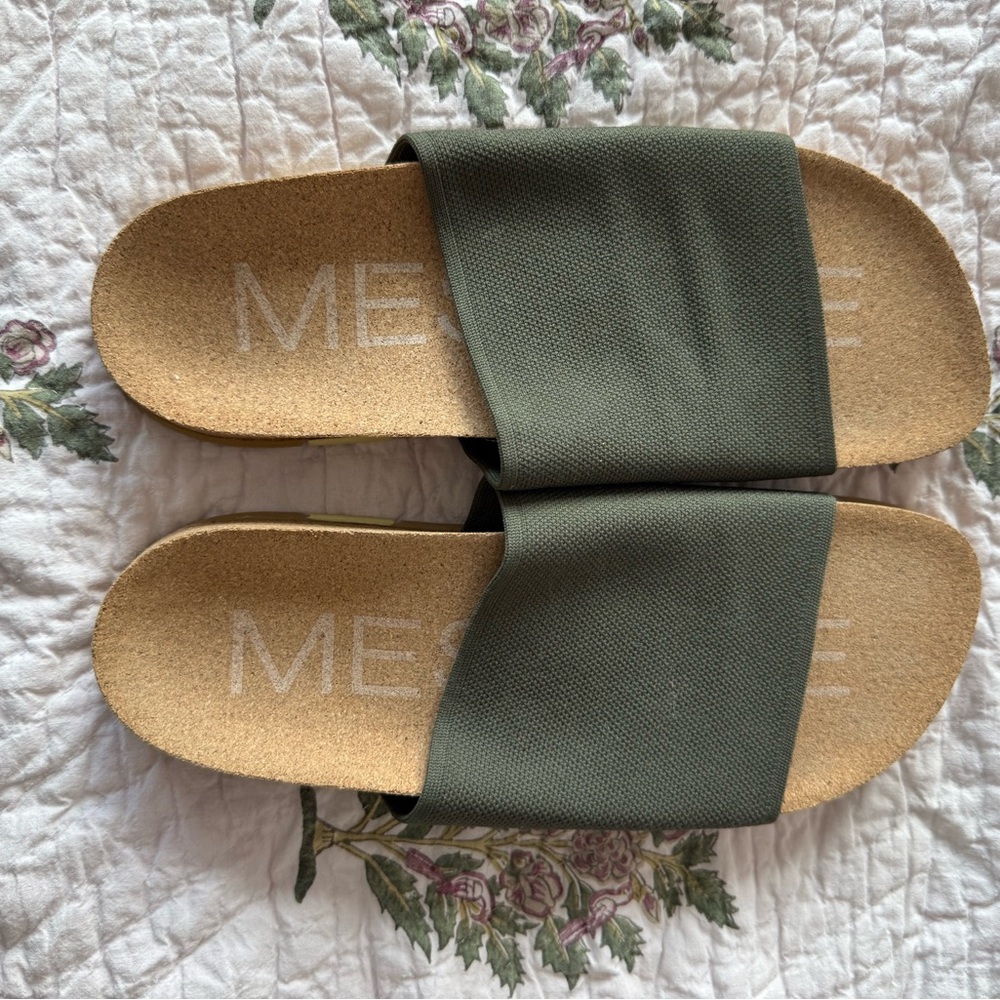 Message Green Slide Recovery Sandals